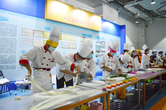 我院学生亮相山东省技工教育成果展